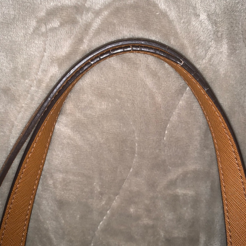 Michael Kors Large Tan Shoulder Bag - Picture 6 of 10